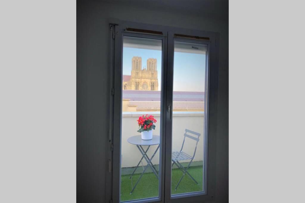 Ferienwohnung Hypercentre Grand Balcon Vue Cathedrale Reims Exterior foto